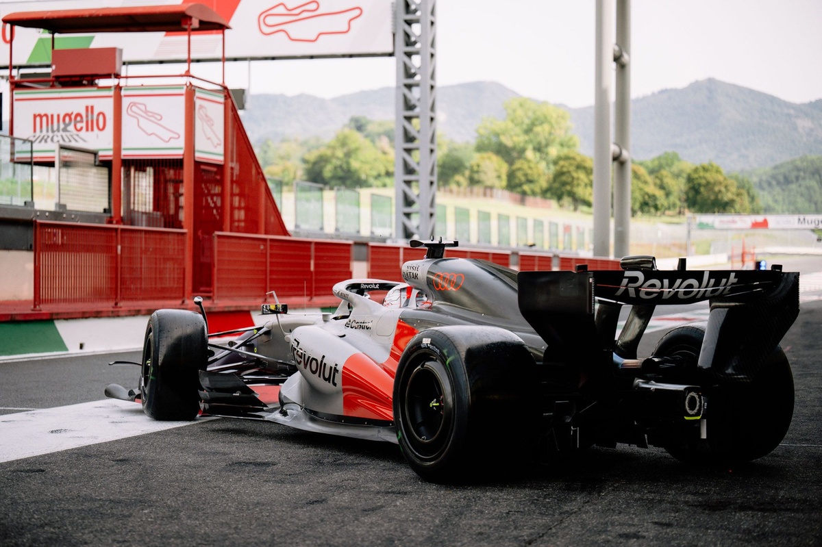 Audi F1 power unit facility branded “second to none” by Rob Smedley