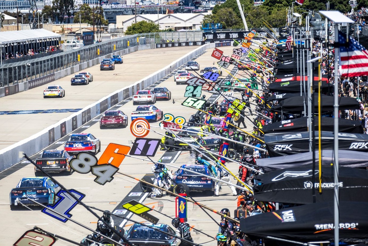 NASCAR muda regra para reduzir bandeiras amarelas