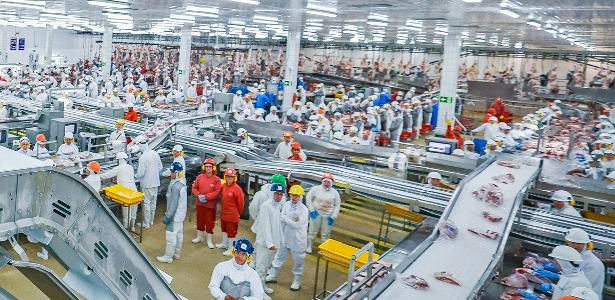 JBS tem prejuízo de US$ 102 milhões e fecha duas fábricas nos EUA