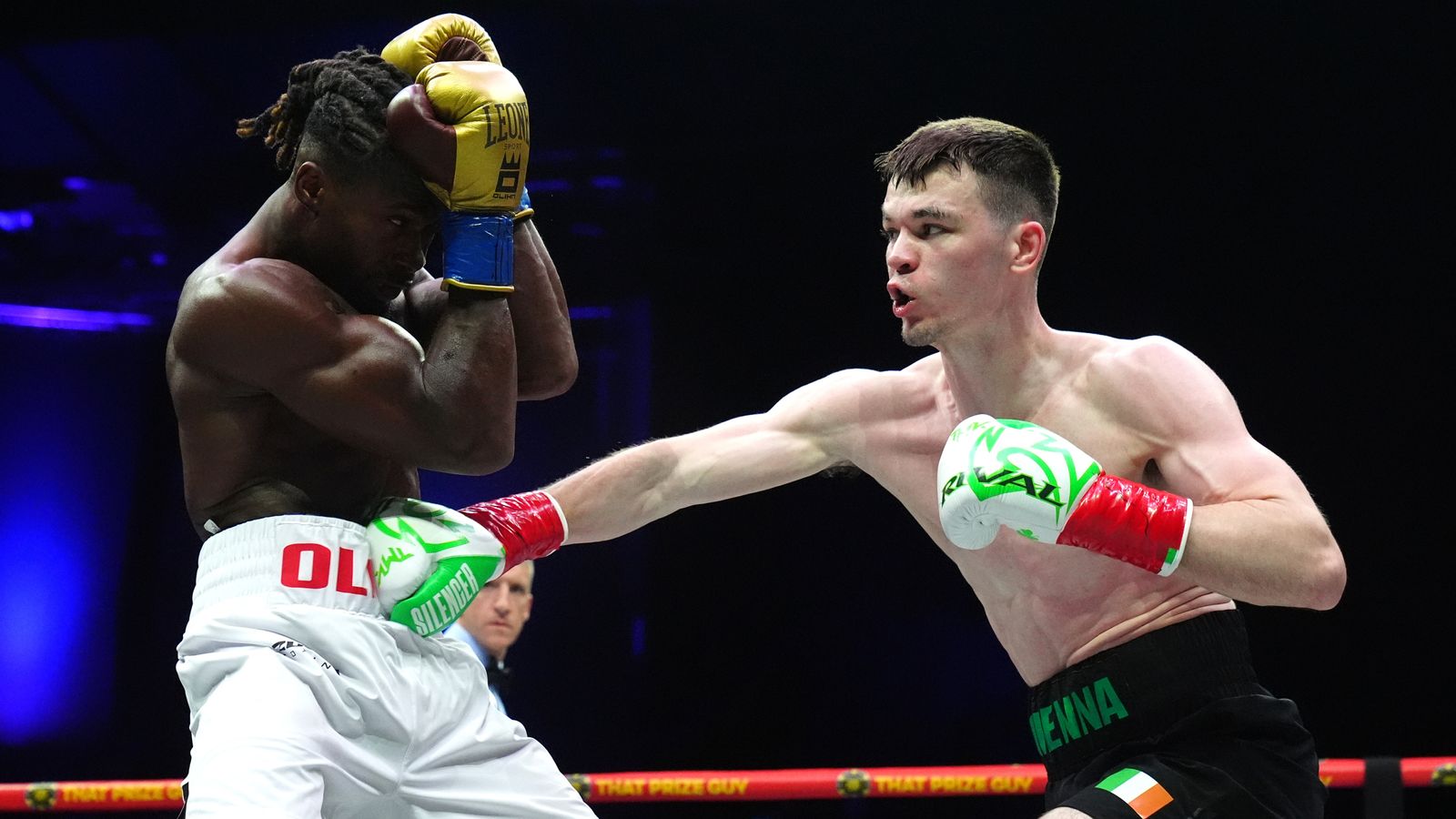 Aaron McKenna wins dream homecoming bout against Etinosa Oliha to become IBF middleweight world champion in Dublin | Boxing News
