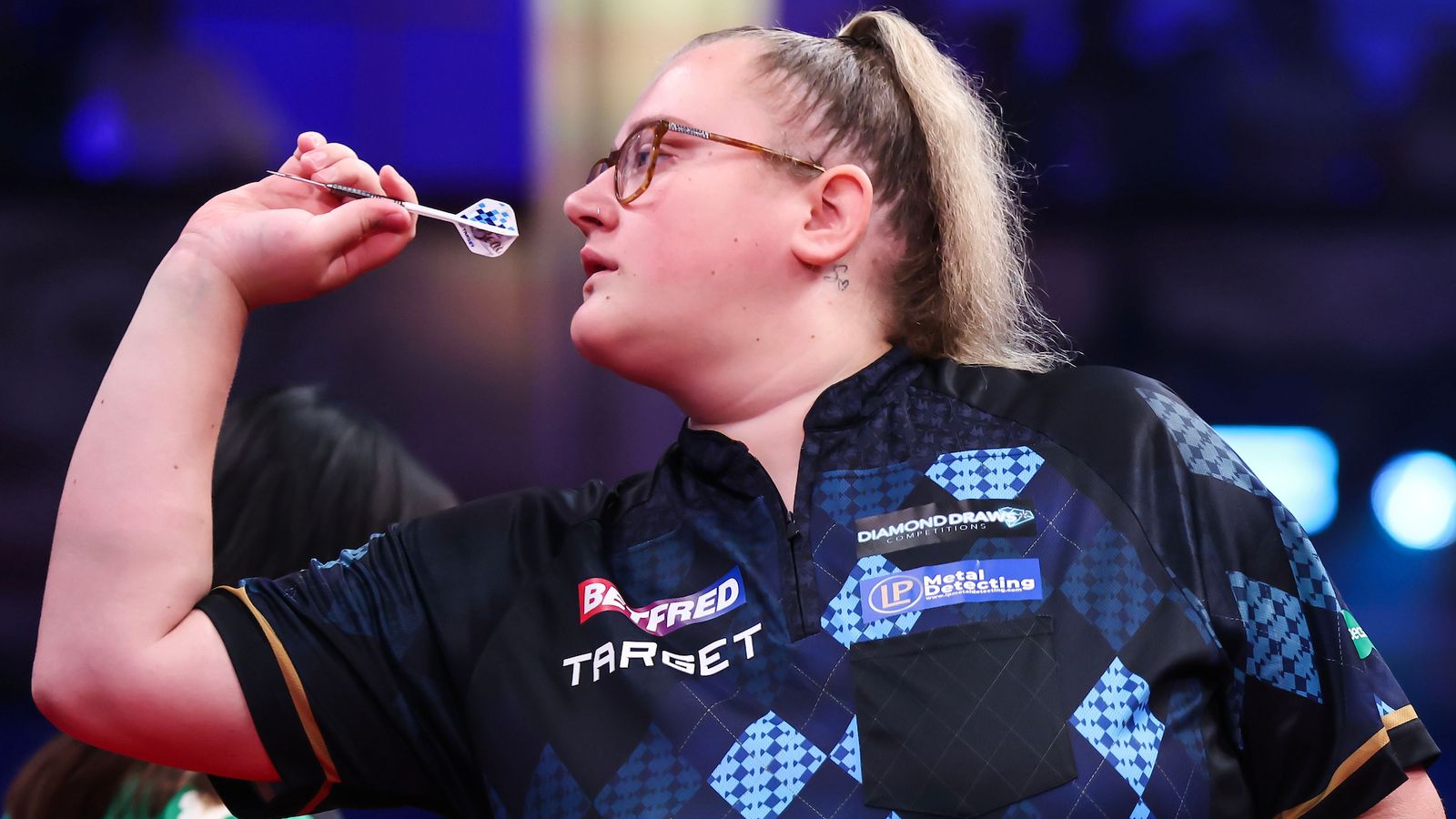 Hungarian Darts Trophy: Beau Greaves just loses out to Rob Cross in last-leg decider on European Tour debut | Darts News