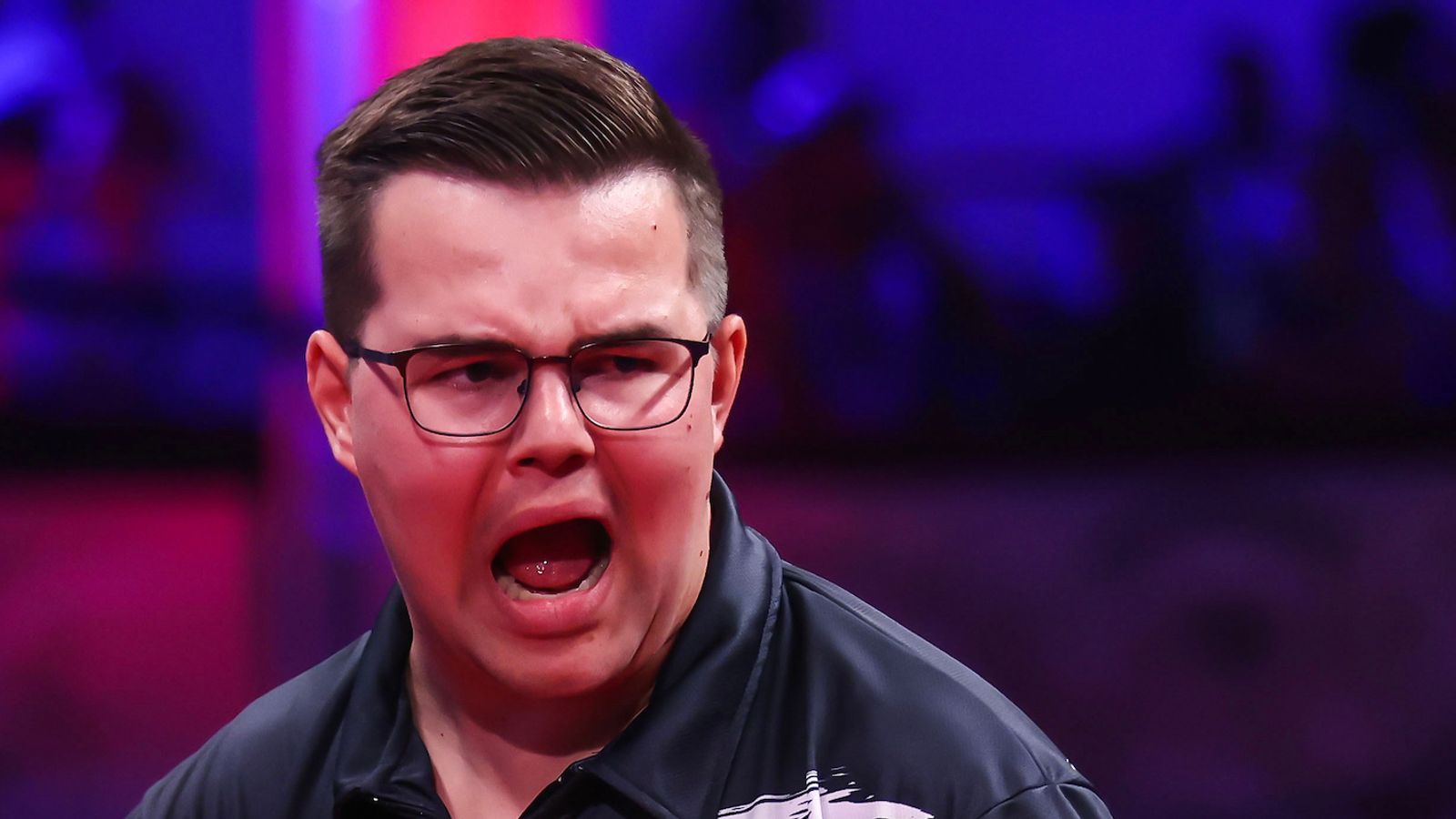 Gian van Veen asks for help ahead of New Zealand Darts Masters with bags stuck in Paris | Darts News