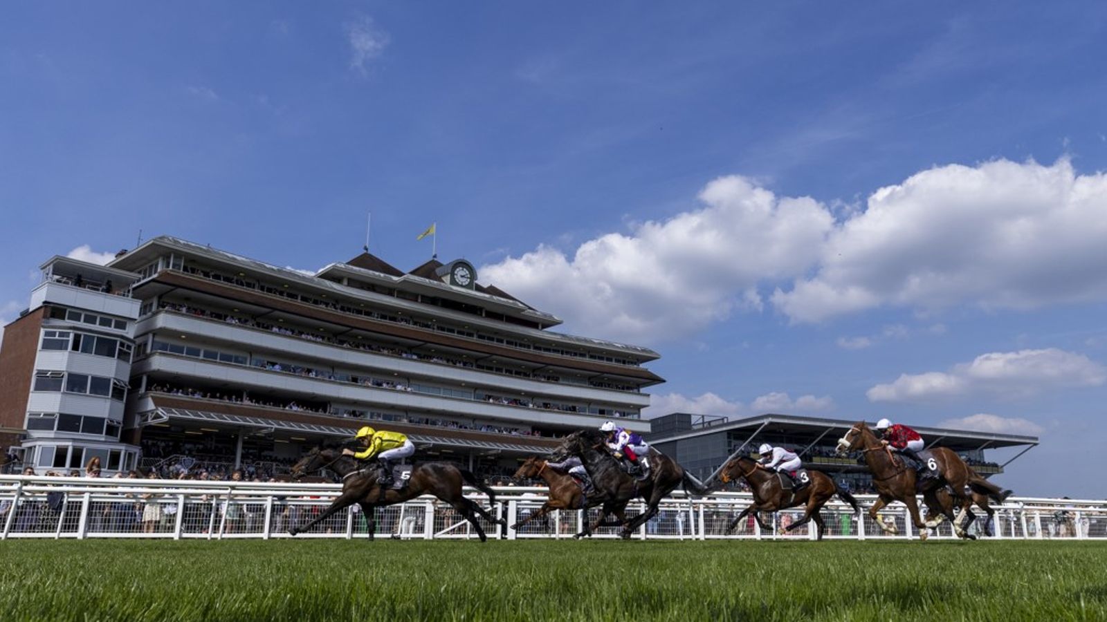 Today on Sky Sports Racing: Newbury and Wolverhampton | Racing News
