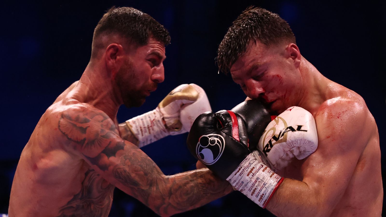 Pierce O’Leary suffers first professional loss after being stopped by Mark Chamberlain in thrilling Dublin fight | Boxing News