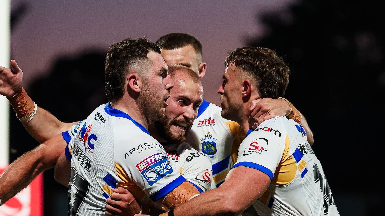 Super League: Leeds Rhinos secure play-off spot with comeback win over Wakefield Trinity, Hull KR and Leigh Leopards pick up crucial victories | Rugby League News