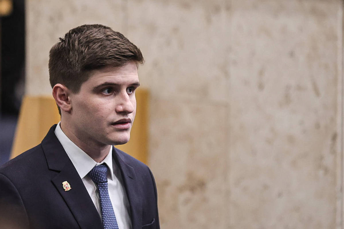 Justiça manda Lucas Pavanato pagar R$ 7.500 a estudante – 25/09/2026 – Política