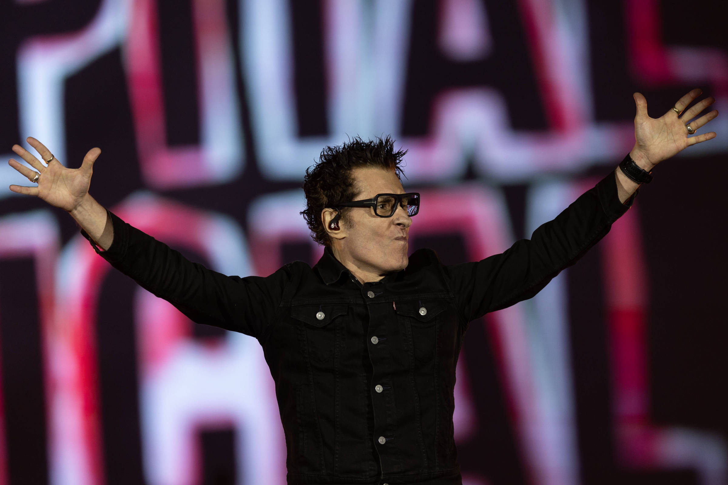 Com falhas no som, Capital Inicial sobe ao palco do RiR – 05/09/2026 – Ilustrada