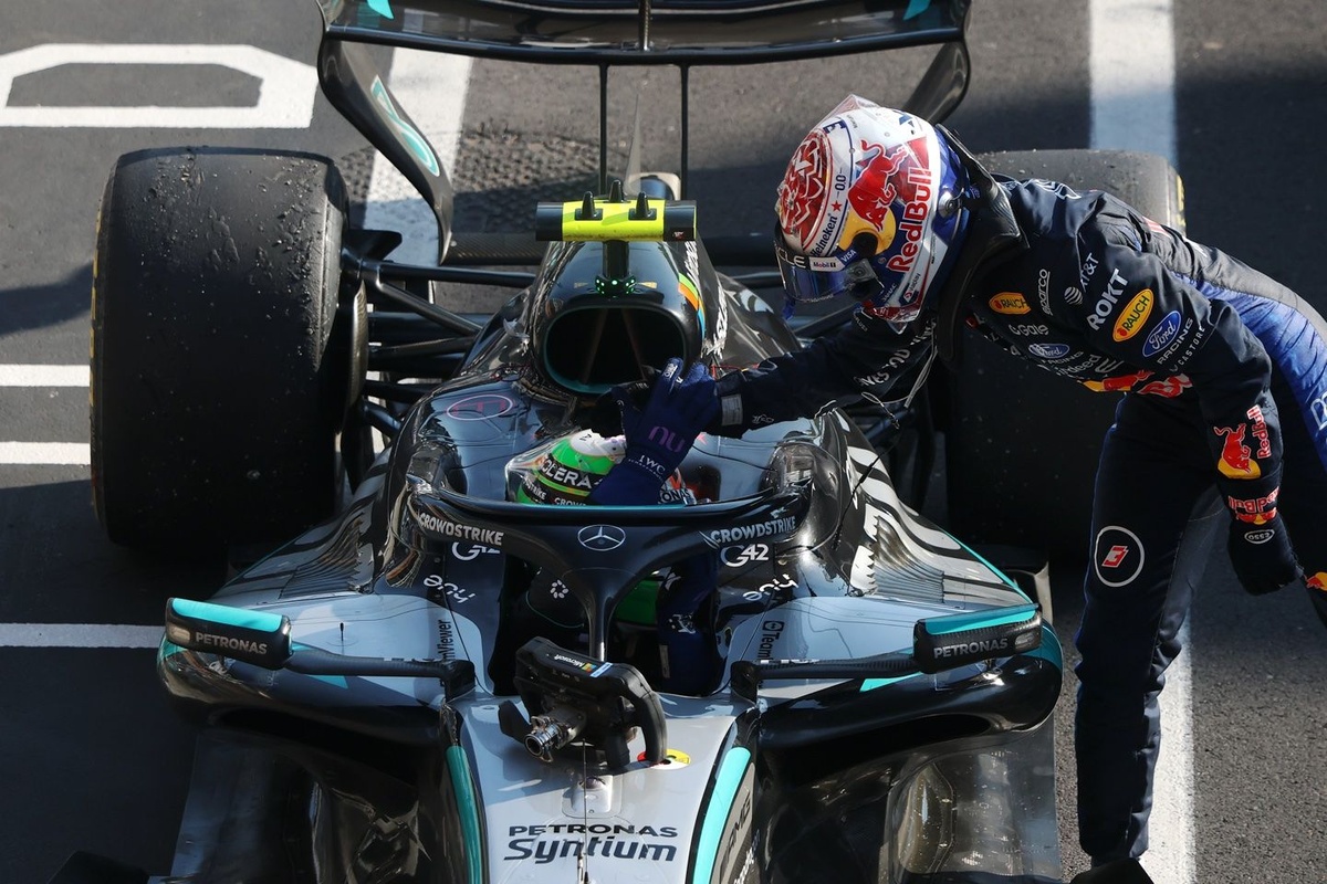 Max Verstappen’s “wholesome” Monza moment with Kimi Antonelli’s father goes viral: “Class act”