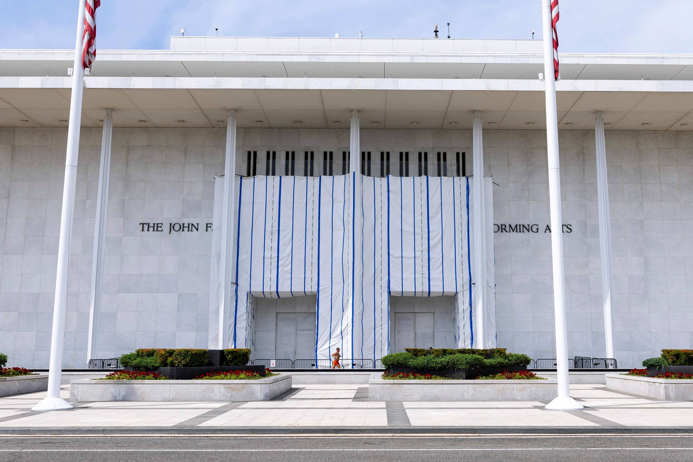 Kennedy Center pode fechar na terça, com risco de falência – 13/09/2026 – Mundo