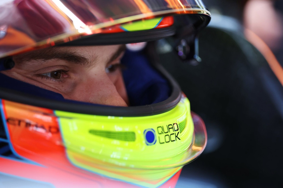 McLaren must help Oscar Piastri stop “thinking” about how to drive ’26 F1 car