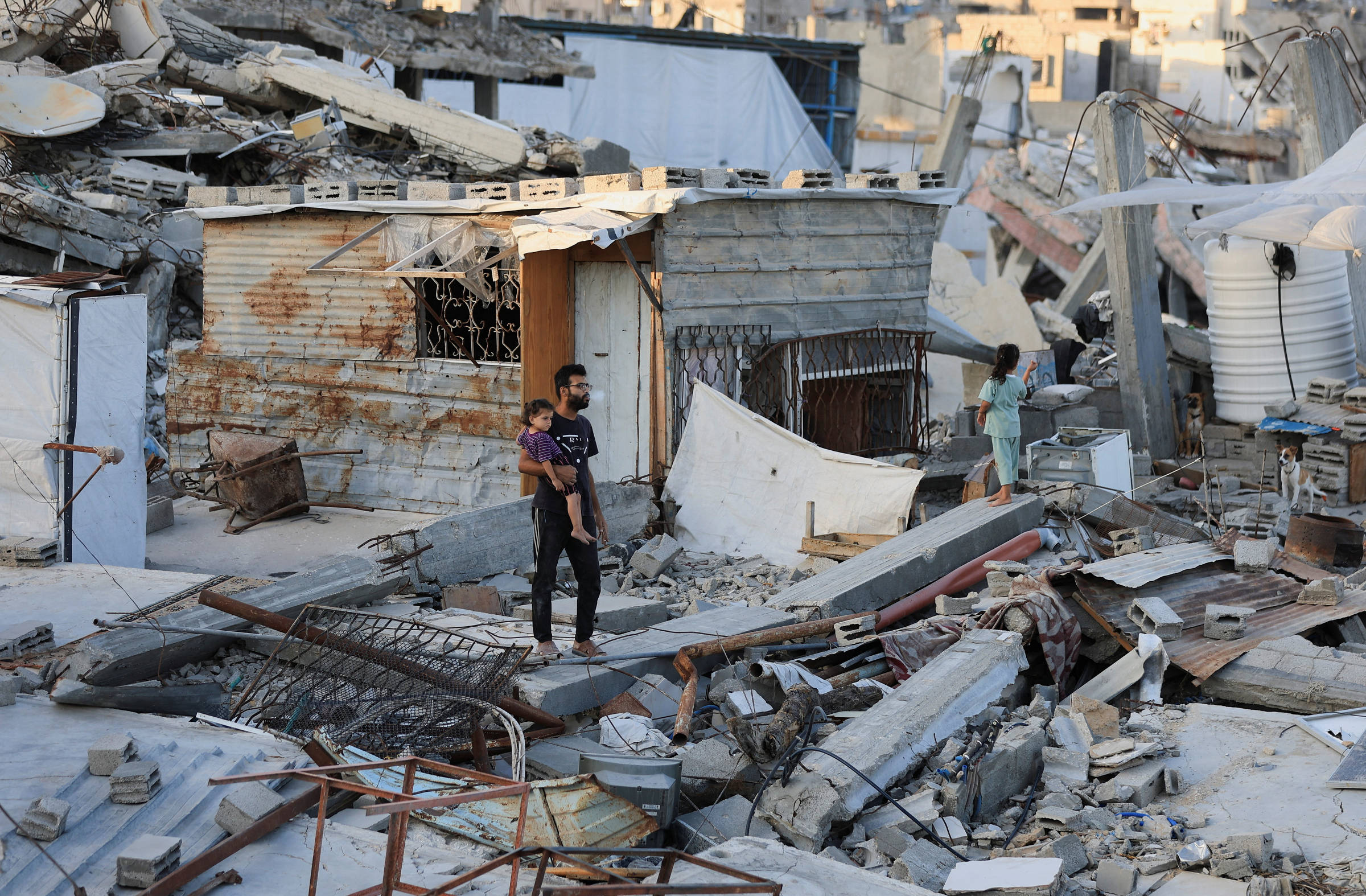 Gaza: Moradores se abrigam em prédios com risco de desabar – 25/09/2026 – Mundo