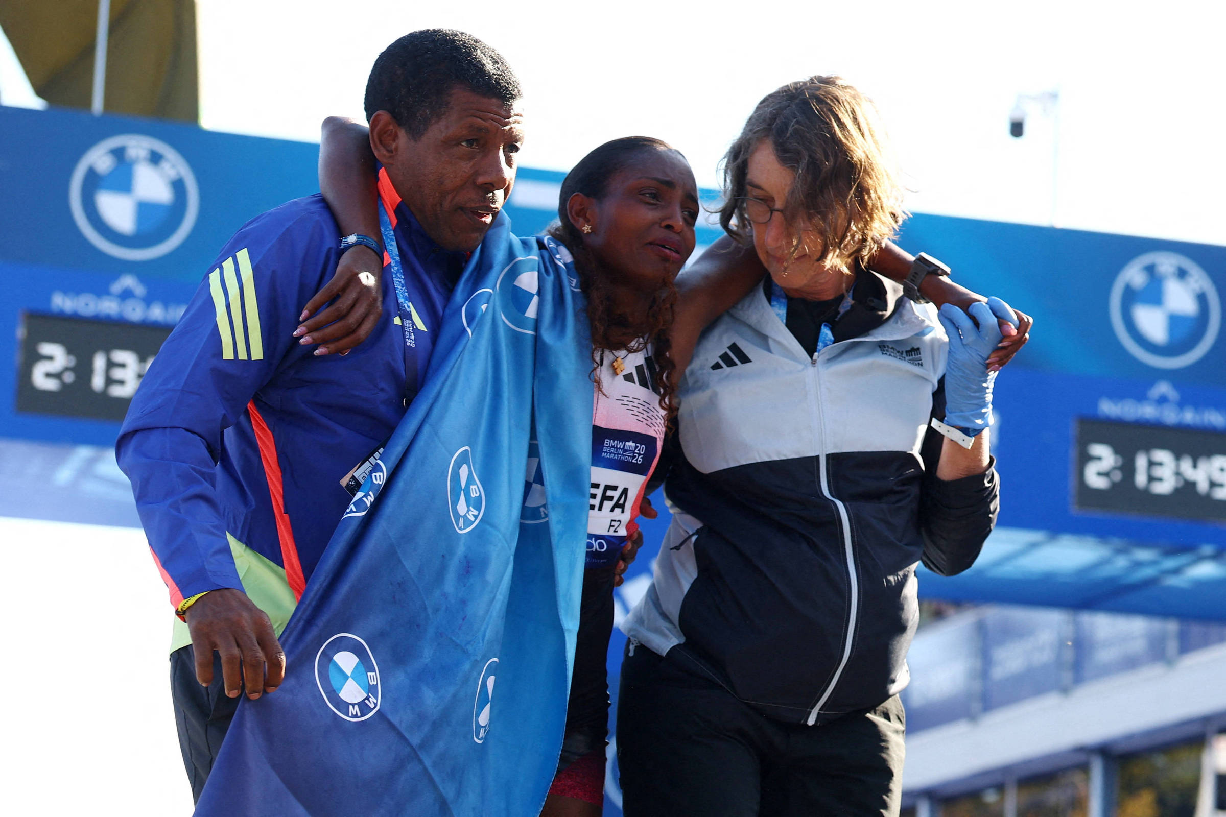 Tigst Assefa leva Berlim, mas falha no recorde mundial – 27/09/2026 – Esporte