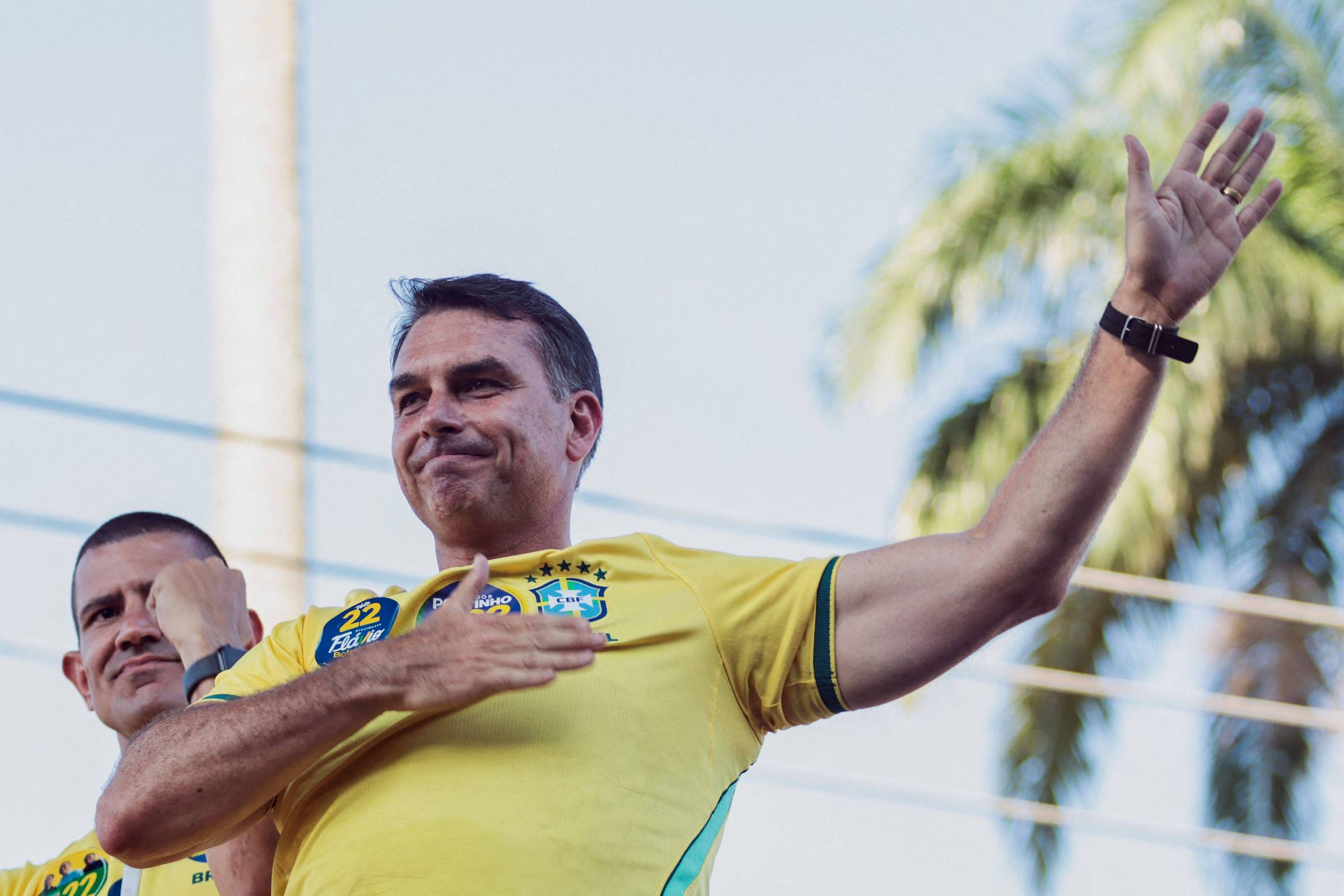 Flávio Bolsonaro defende petróleo em SE e ironiza Lula – 27/09/2026 – Política