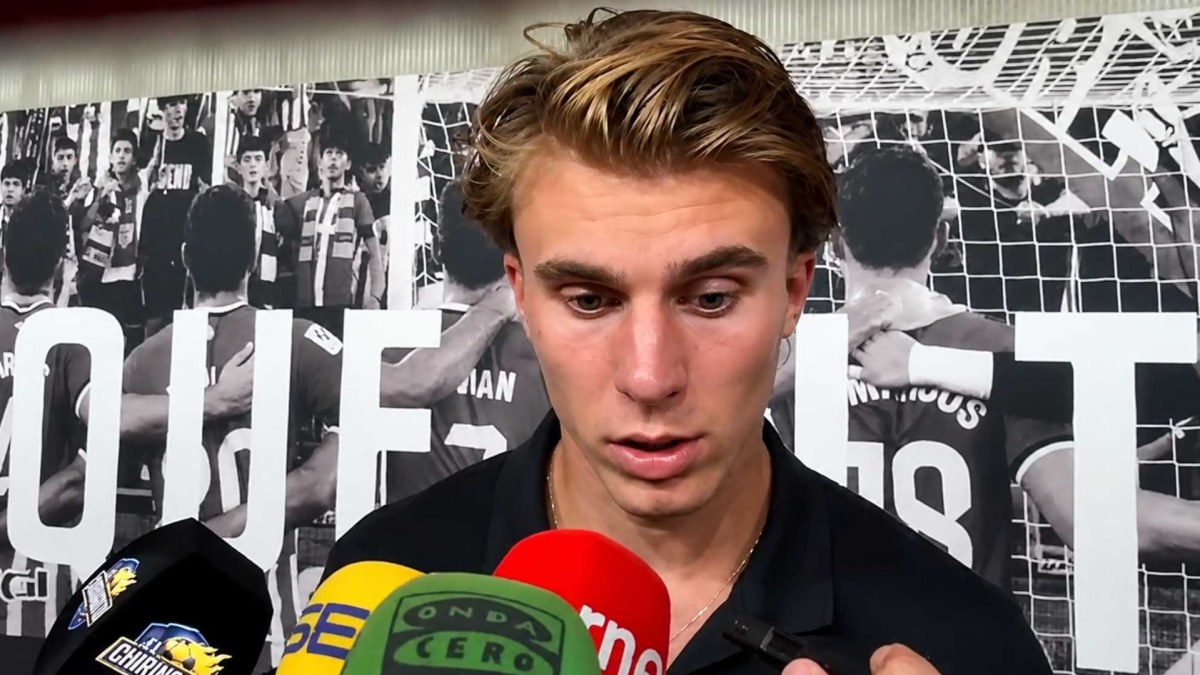 Barrios: "Apoyamos a Julián y estará de momento todo el año con nosotros"
