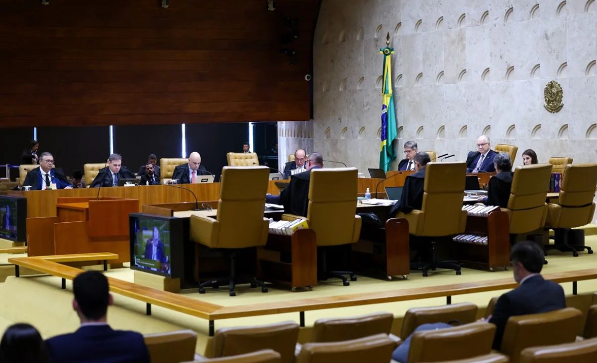 Convidados no STF terão celular lacrado em julgamento sobre mensagens de Moraes com Vorcaro