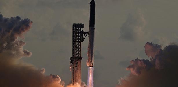 Starship faz 1º voo orbital e lança satélites Starlink