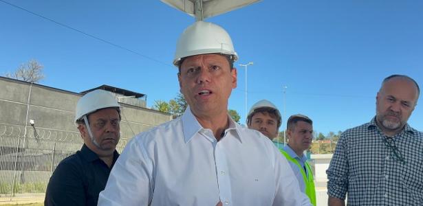 Tarcísio diz que ‘não tem como’ tarifa da Sabesp ficar congelada