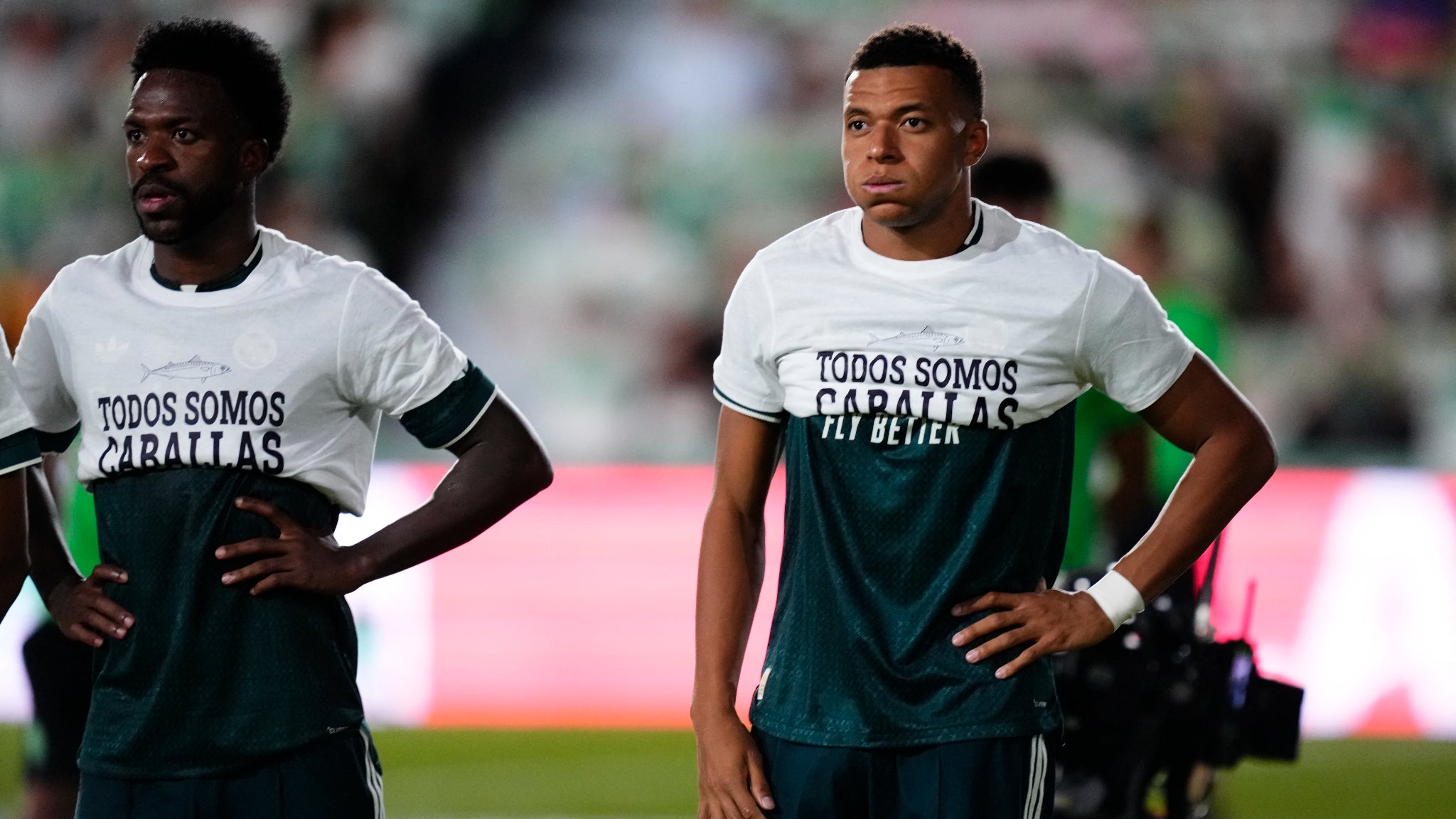 Comportement “inadmissible”, “manque de respect à l’institution”… Mbappé, Konaté et Vinicius vivement critiqués pour l’affaire du t-shirt de soutien à Ceuta