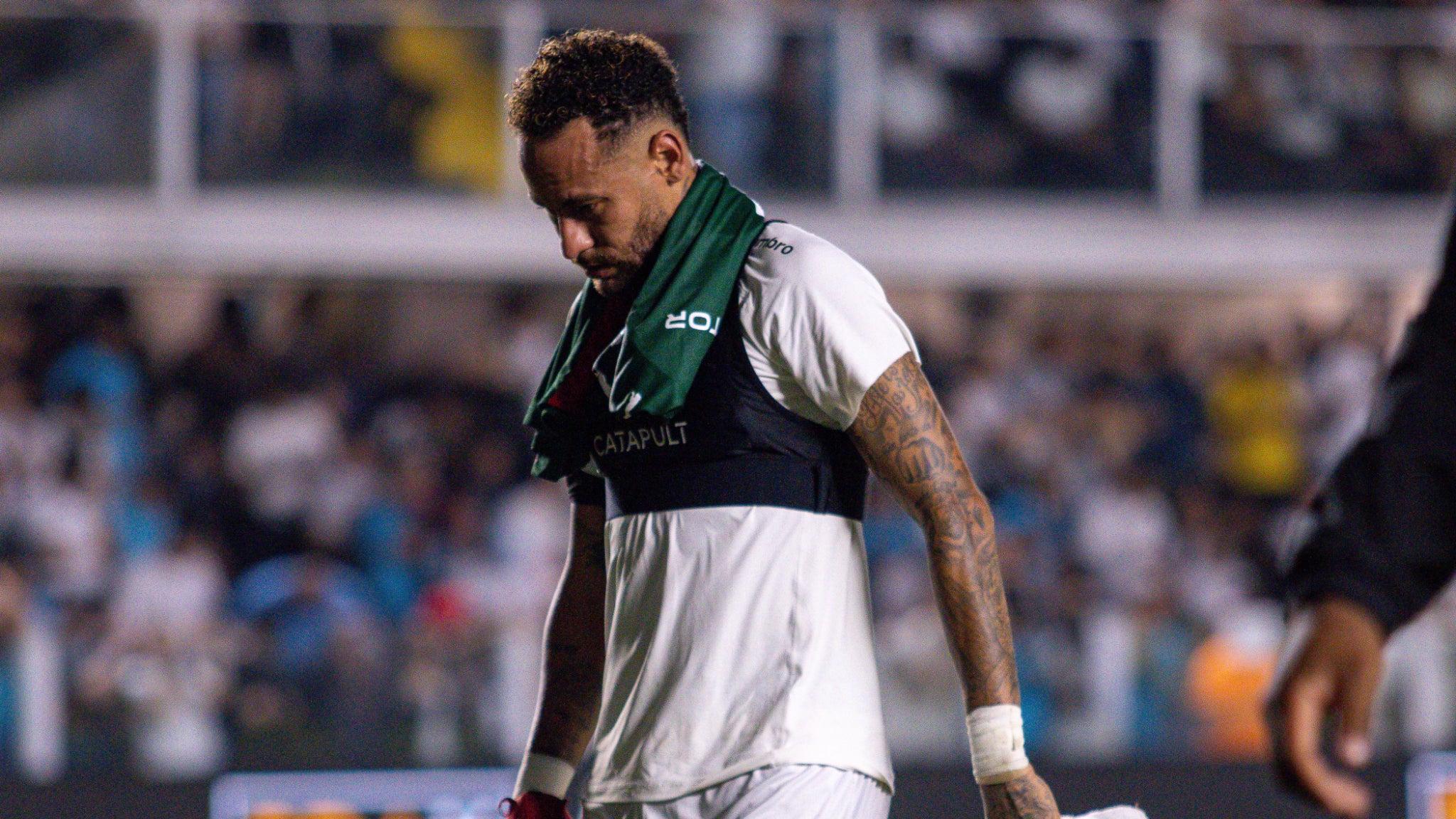 “Super boulot de merde!”, Neymar dézingue le jardinier de son propre club