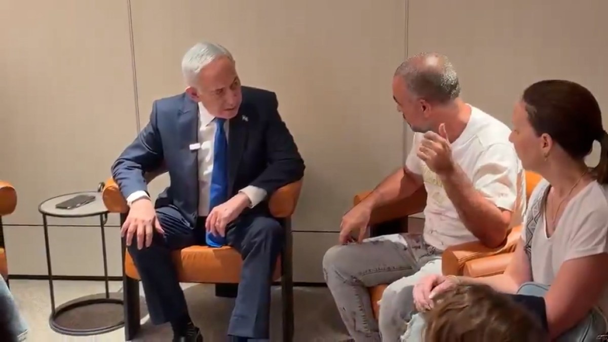Netanyahu meets Flydubai passenger who subdued pilot in stabbing attack | Crime