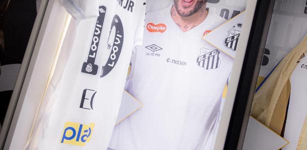 Adidas propõe vínculo de seis anos ao Santos e vendas em 120 lojas mundiais