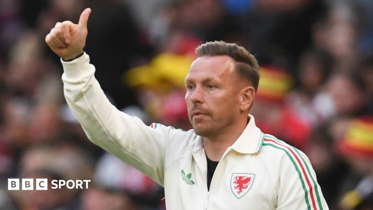 Craig Bellamy: Wales boss ‘committed’ to role after Burnley talks