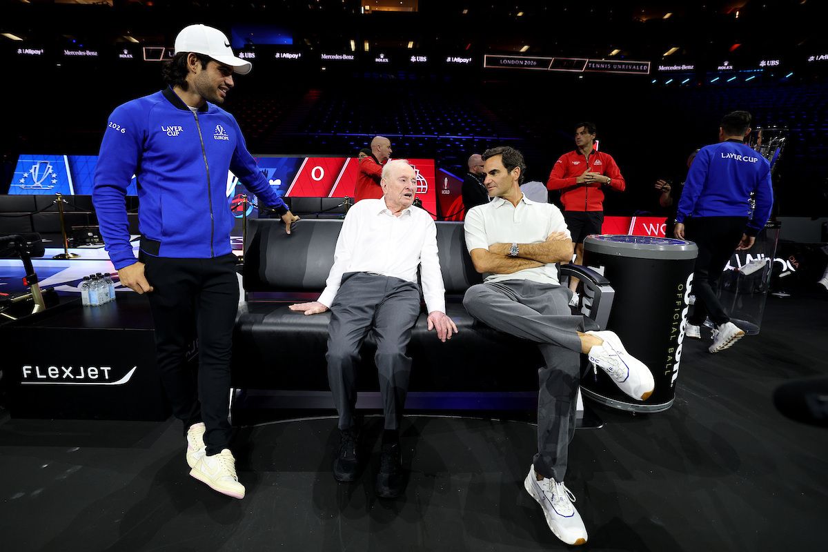 Federer visita a Laver Cup e retorna ao palco da despedida do circuito