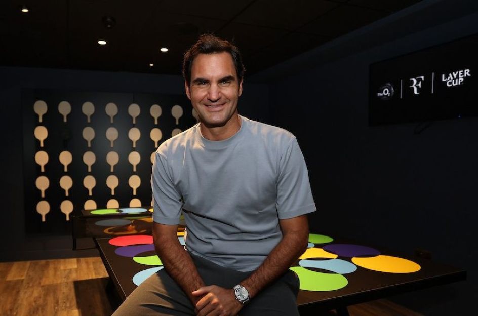 Federer destaca ano de Sinner e vê Alcaraz superior no auge