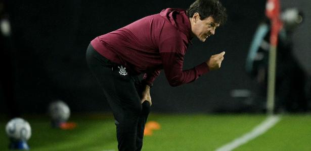 Diniz vê resposta do Corinthians na Libertadores após sequência negativa