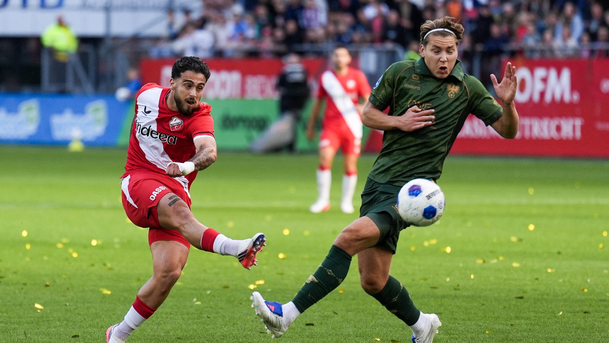 Feux d’artifice, jets de gobelets… un match de championnat définitivement interrompu aux Pays-Bas