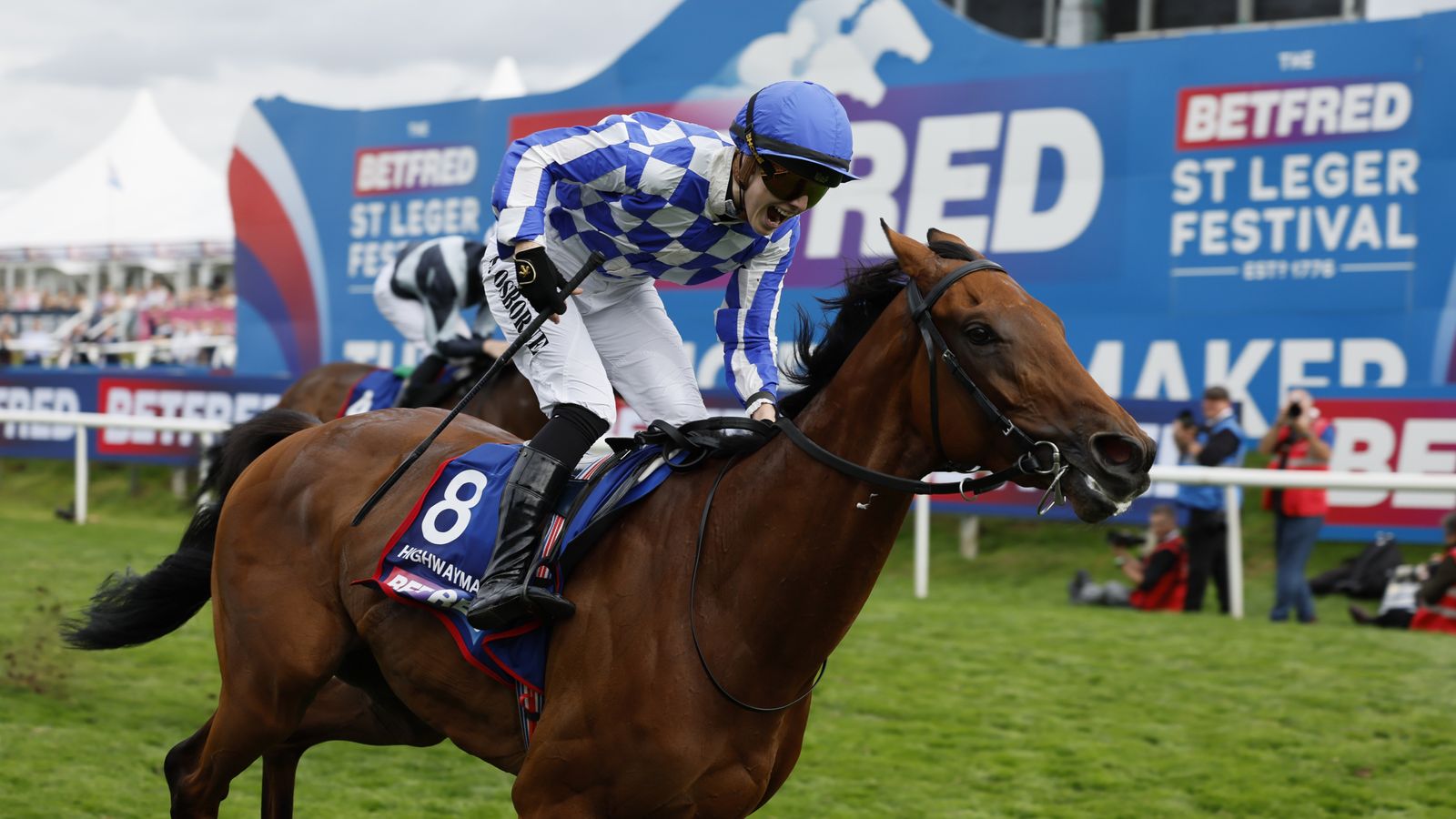 Betfred St Leger: Saffie Osborne becomes first woman to win a British Classic as Highwayman lands Doncaster feature | Racing News