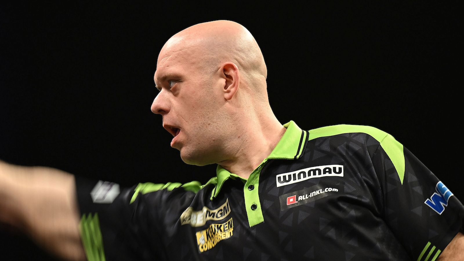 Flanders Darts Trophy: Michael van Gerwen knocked out by Damon Heta in Antwerp as Nathan Aspinall stars | Darts News