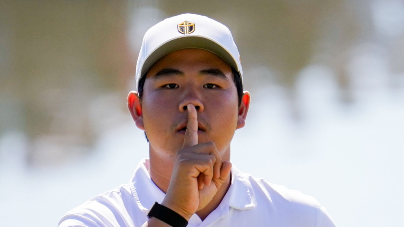 USA chase fast start as Internationals eye Presidents Cup upset LIVE!