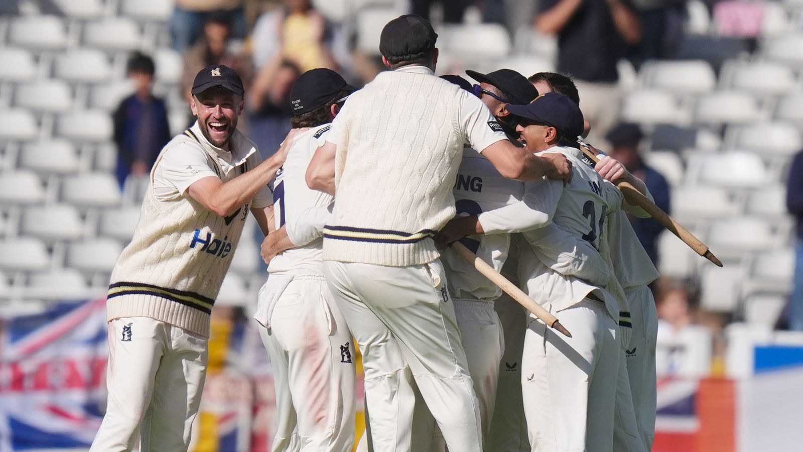 Warwickshire defeat Leicestershire at Edgbaston to win County Championship and claim first title in five years | Cricket News