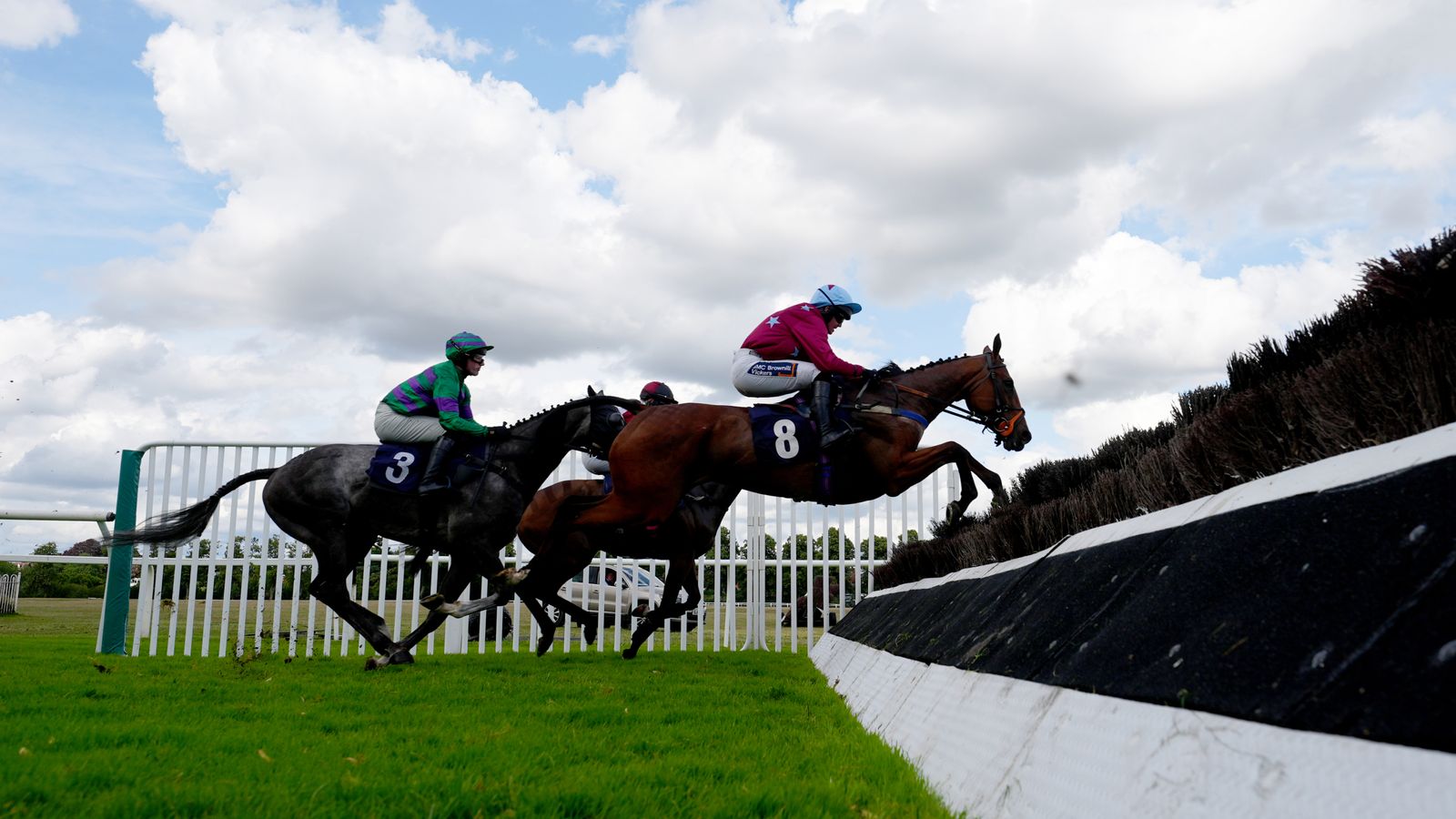 Today on Sky Sports Racing: Worcester and Newcastle feature | Racing News