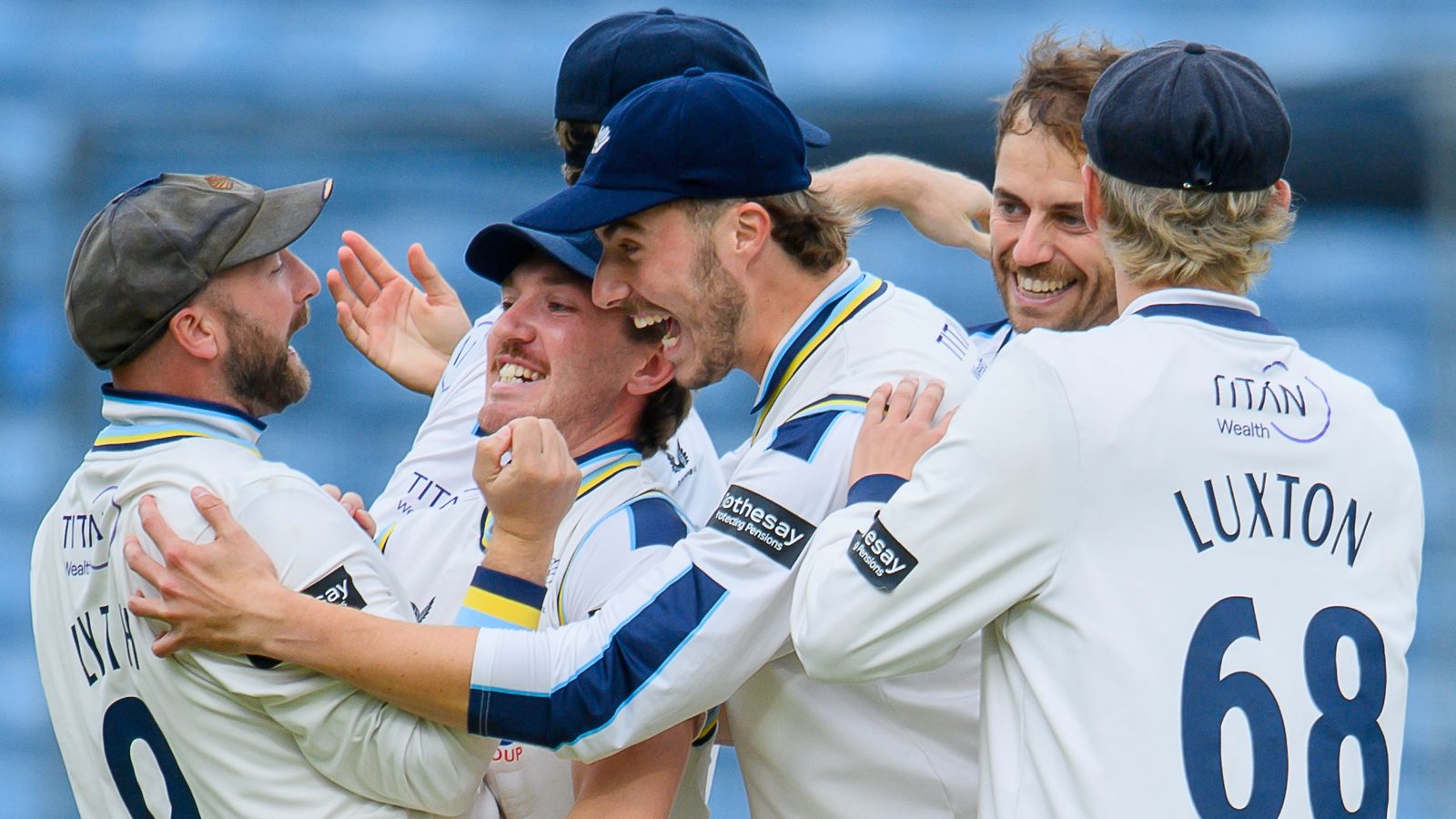County Championship: Somerset’s title hopes hit badly in Yorkshire defeat as Notts also miss out to leave Warwickshire in command | Cricket News