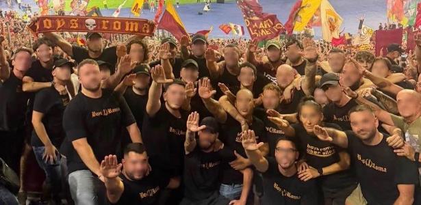 Polícia identifica 14 torcedores da Roma que fizeram saudação fascista