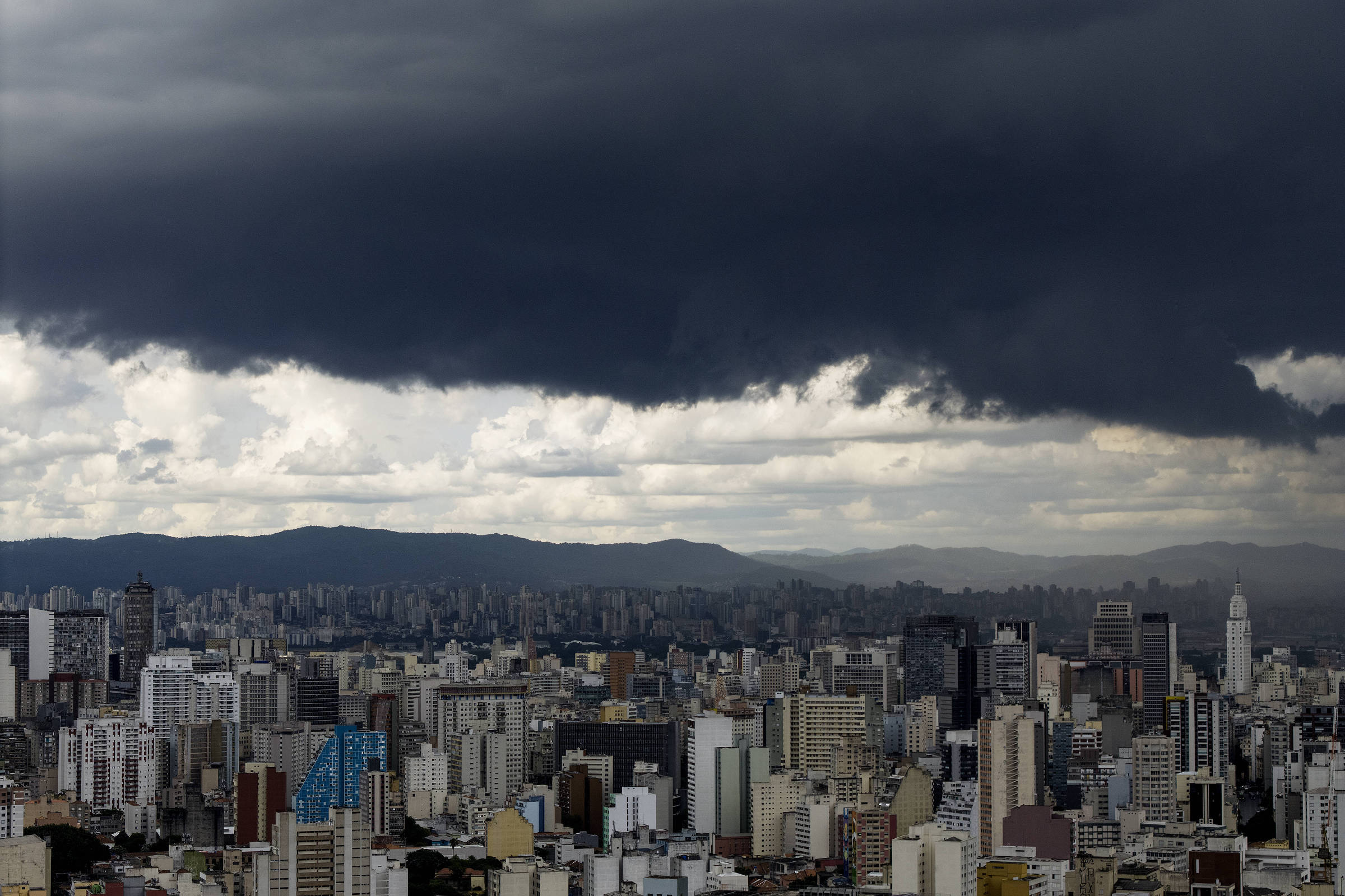 SP deve ter sol entre nuvens e chuva à tarde quarta (14) – 14/10/2026 – Cotidiano