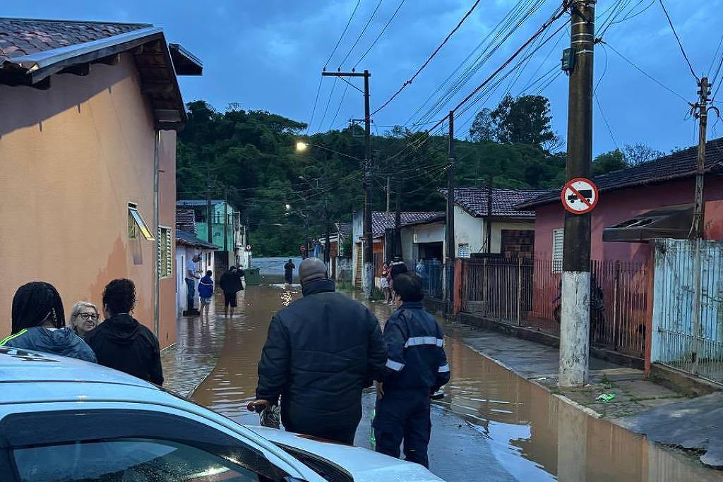 Chuva atinge oito cidades de SP e deixa famílias fora de casa – 25/10/2026 – Cotidiano