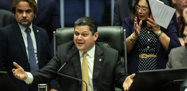 Presidente do Senado fala em ‘livre-arbítrio’ e diz que pautará fim da 6×1