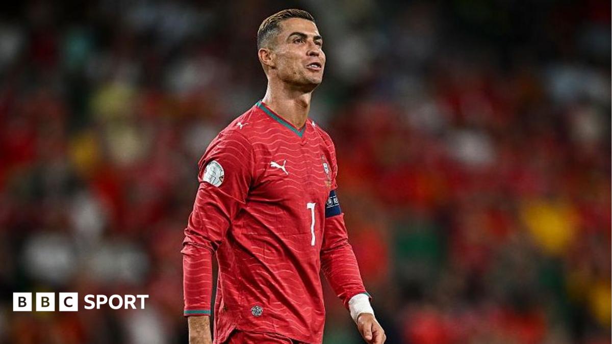 Cristiano Ronaldo: Portugal boss says door open for veteran to return