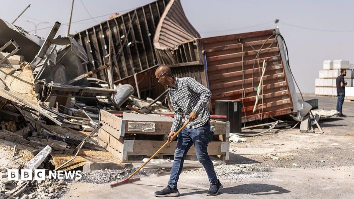 Palestinian families displaced as Israeli forces demolish Hebron home