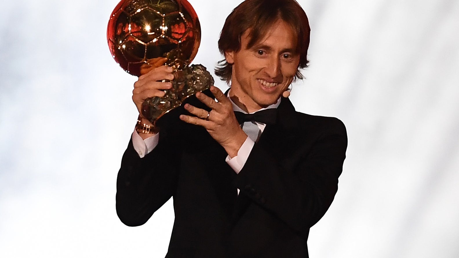 “J’entendais des larmes”, l’immense émotion de Modric, “incapable de répondre” lorsqu’il a appris qu’il était Ballon d’or en 2018