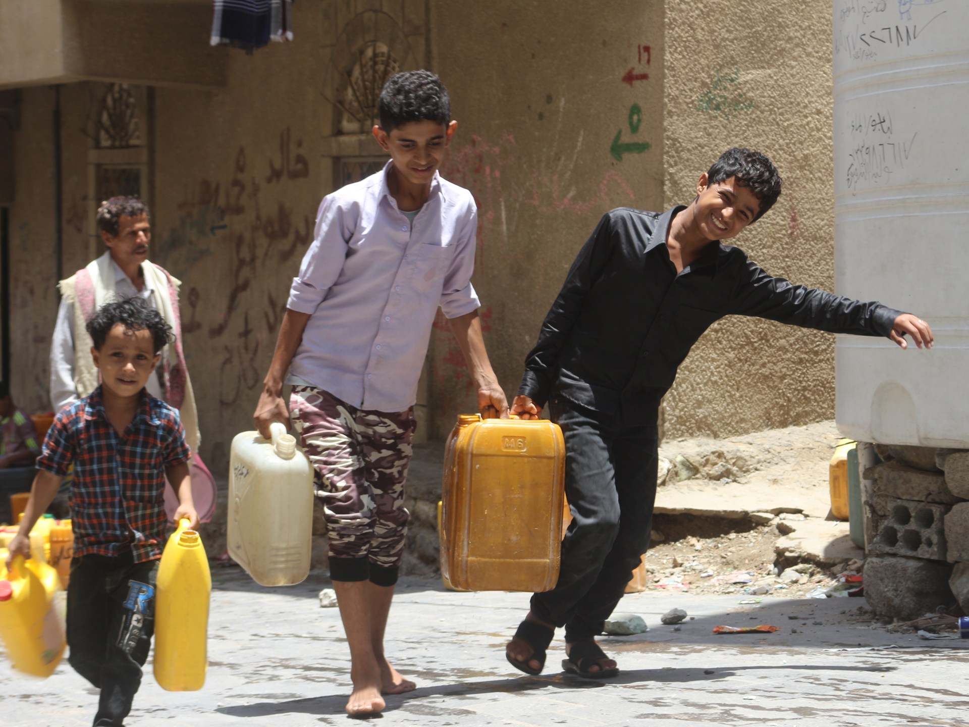 Yemen’s Taiz under siege again as food and fuel prices rise | Conflict News