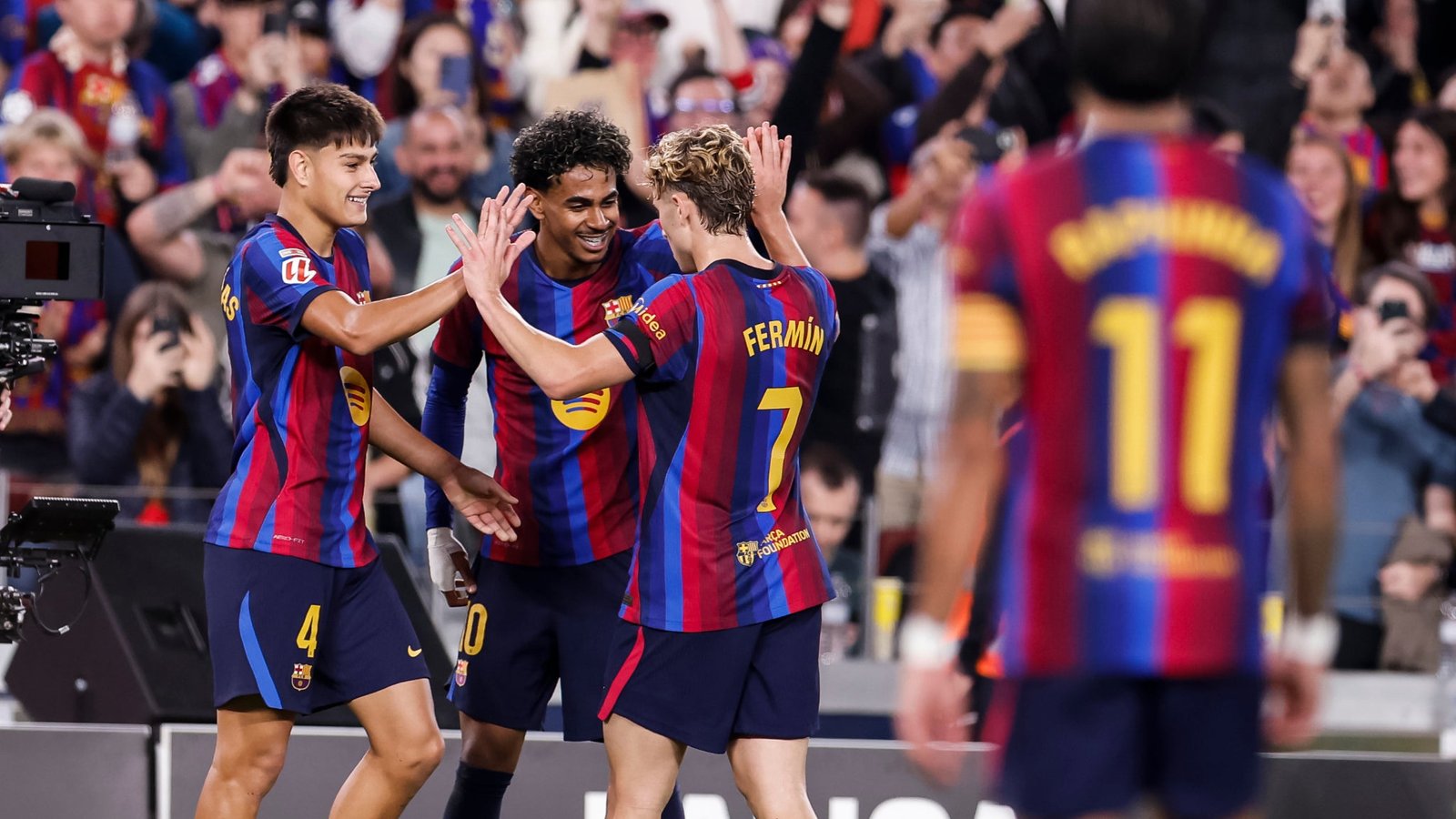 Yamal encore en feu avec le Barça, qui pulvérise Alavés