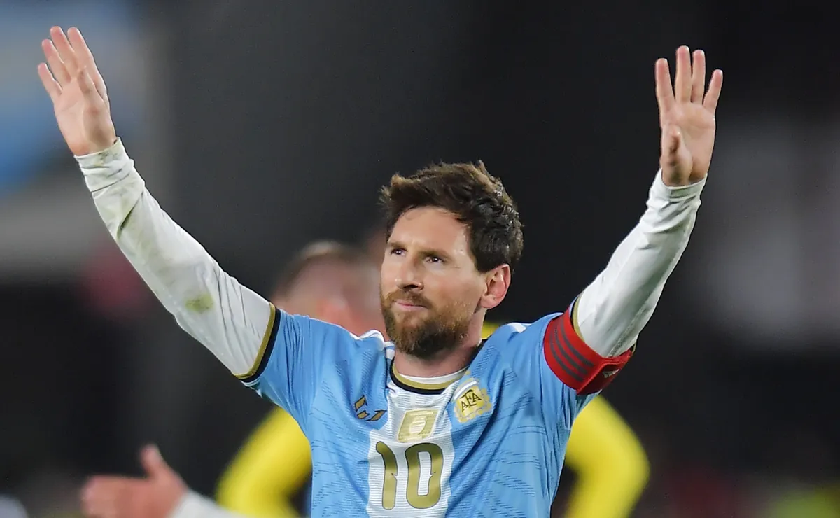 Lionel Messi bids farewell to Argentina with emotional message to fans at a packed Estadio Monumental