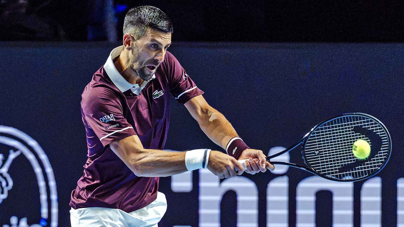 Djokovic destaca adaptação após vitória de virada na estreia