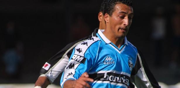 Ex-volante do Grêmio é internado em UTI após infarto em futebol com amigos