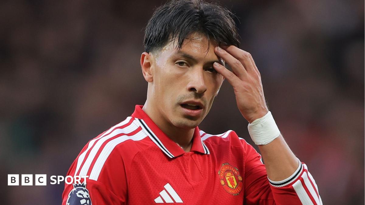 Manchester United’s Lisandro Martinez apologises for outburst and fined