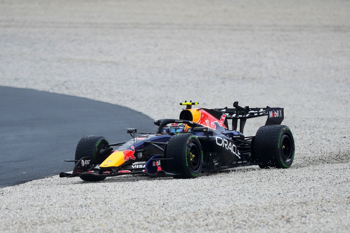 “It’s a joke” – Isack Hadjar rues ‘disastrous’ race in “horrible” car with “no battery”